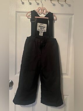 OshKosh B’gosh Snow Pants Black Insulated Bib Overalls Size 4 Adjustable Straps